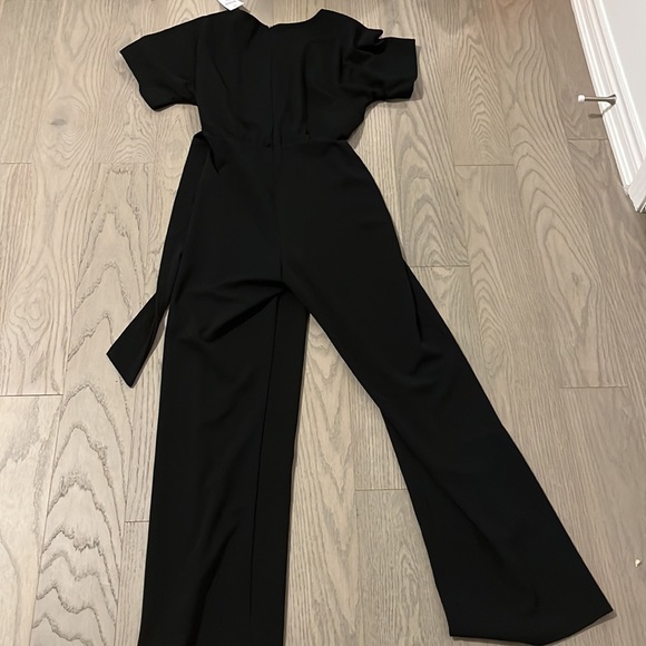 Suzy shier black tie belt v-neck jumpsuit(BRAND NEW) - Picture 3 of 5